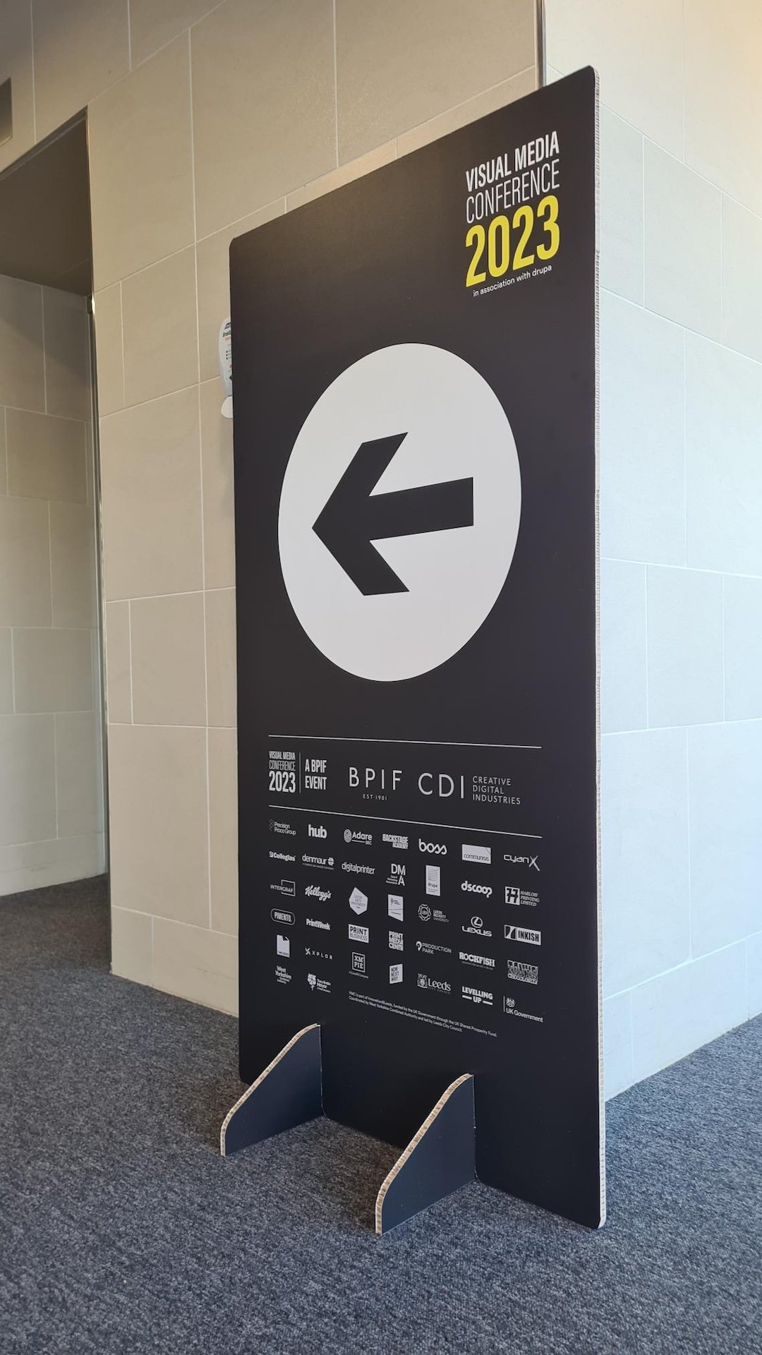 Retail_Marketing_Directonal_Signage